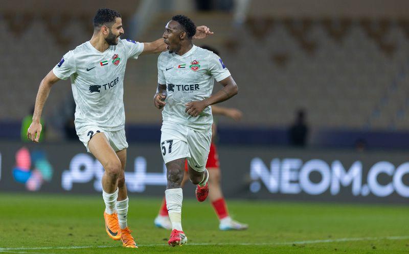 طرد الحارس يقلب المباراة في الشوط الثاني ويمنح الفريق الإماراتي أفضلية حاسمة