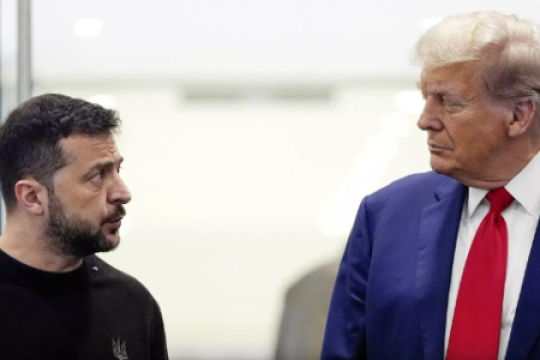ترامب يفتح النار على زيلينسكي ويدعوه لمغادرة الرئاسة