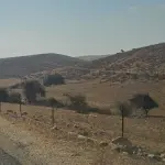 مستوطنون يواصلون تسييج أراضٍ بالأغوار الشمالية