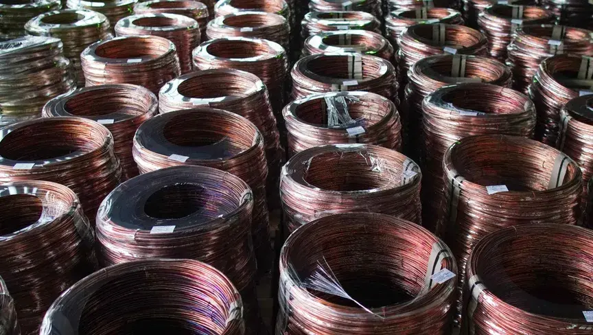 تحسن شهية المستثمرين يدفع المعادن للصعود بعد اتفاق وقف إطلاق النار وإعادة فتح المضيق