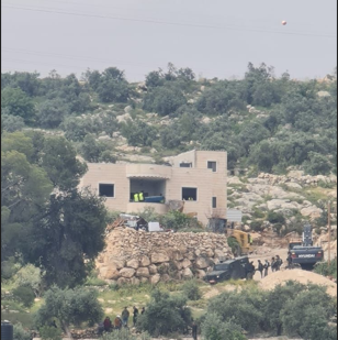 الاحتلال يواصل سياسة الهدم رغم وجود إثباتات ملكية ويهدد منازل أخرى في المنطقة