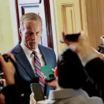 مجلس الشيوخ الأميركي يمرّر حزمة مؤقتة لإنهاء الإغلاق رغم خلافات حول الرعاية الصحية