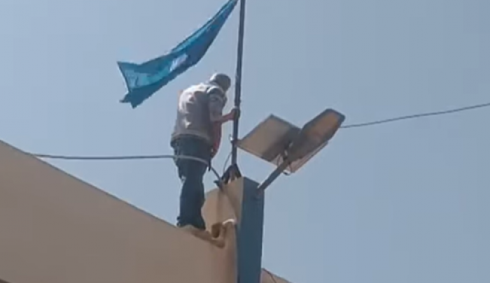 انتقادات فلسطينية للقرار وسط تحذيرات من تخلي الوكالة عن مئات النازحين