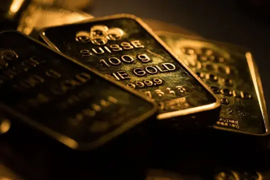 الذهب والفضة يرتفعان مع تصاعد التوترات الأميركية-الإيرانية