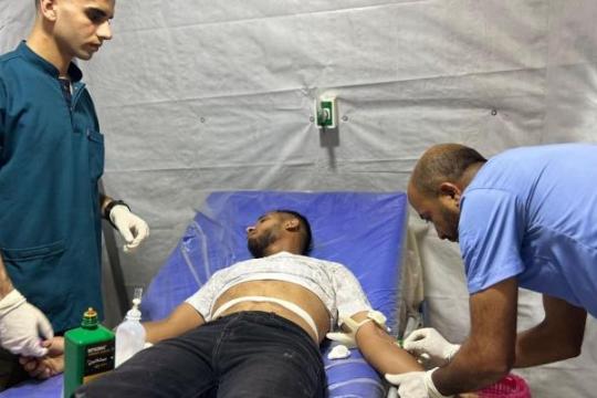 إصابة 5 فلسطينيين برصاص مسيّرة إسرائيلية في غزة وسط تصعيد متواصل وخروقات لوقف إطلاق النار