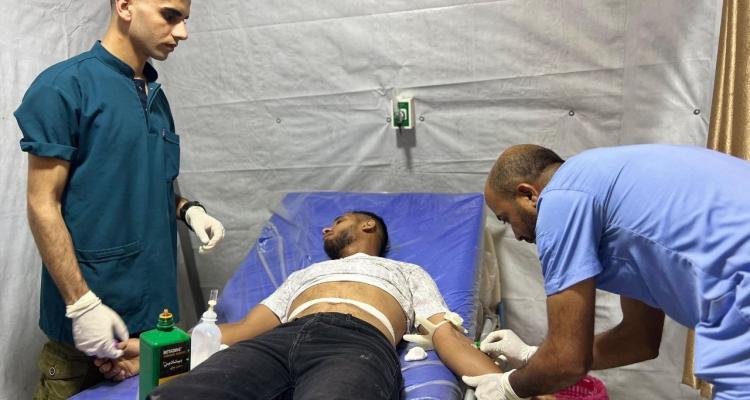 إطلاق نار على خيام النازحين ومنازل المواطنين بالتزامن مع غارات وعمليات نسف شرقي غزة وسقوط شهداء في خانيونس والمخيمات الوسطى