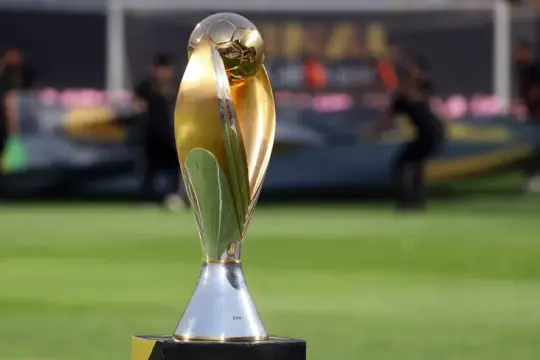 الكاف يرفض زيادة عدد المشاركين في بطولاته ويبدد آمال الوداد والاهلي
