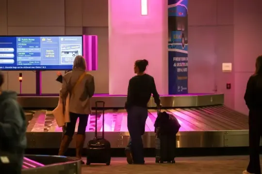 وزير النقل الأميركي: تقليص الرحلات الجوية قد يصل إلى 20% بسبب الإغلاق الحكومي