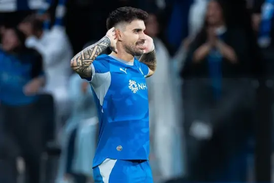 الهلال السعودي يبدأ مشواره الآسيوي بانتصار مثير على الغرافة