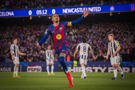 برشلونة يسحق نيوكاسل 7-2 ويتأهل لدور الثمانية بدوري أبطال أوروبا