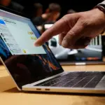 أبل تستعد للكشف عن أول «ماك بوك برو» بشاشة لمسية في 28 أكتوبر