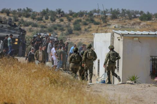 اعتقالات واعتداءات مستوطنين .. تصاعد انتهاكات الاحتلال في الضفة الغربية