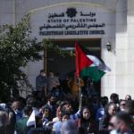 استطلاع يرصد شكوكًا واسعة بشأن الانتخابات .. دحلان والبرغوثي بين أبرز الشخصيات