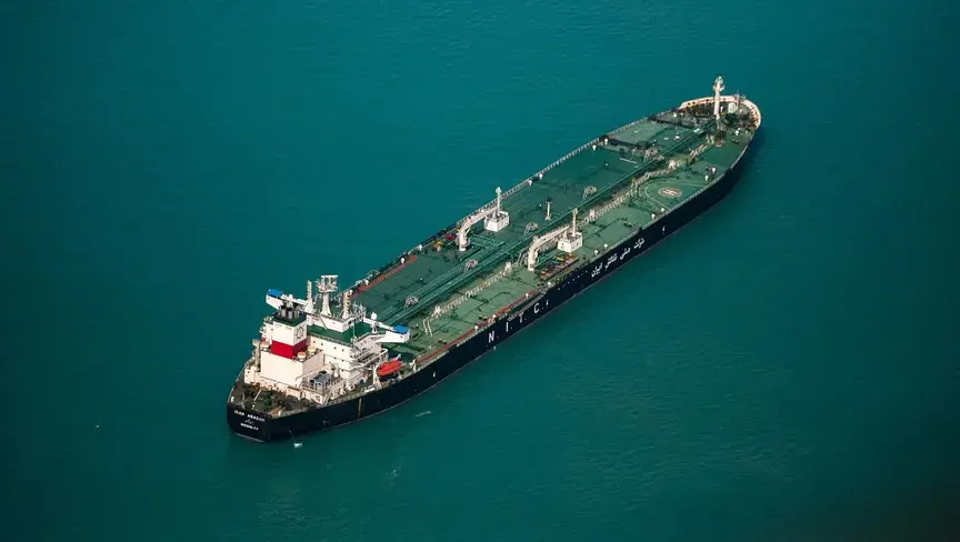 النفط يواصل الصعود القياسي وسط توترات الخليج وتلميحات ترمب بإنهاء الحرب مع إيران