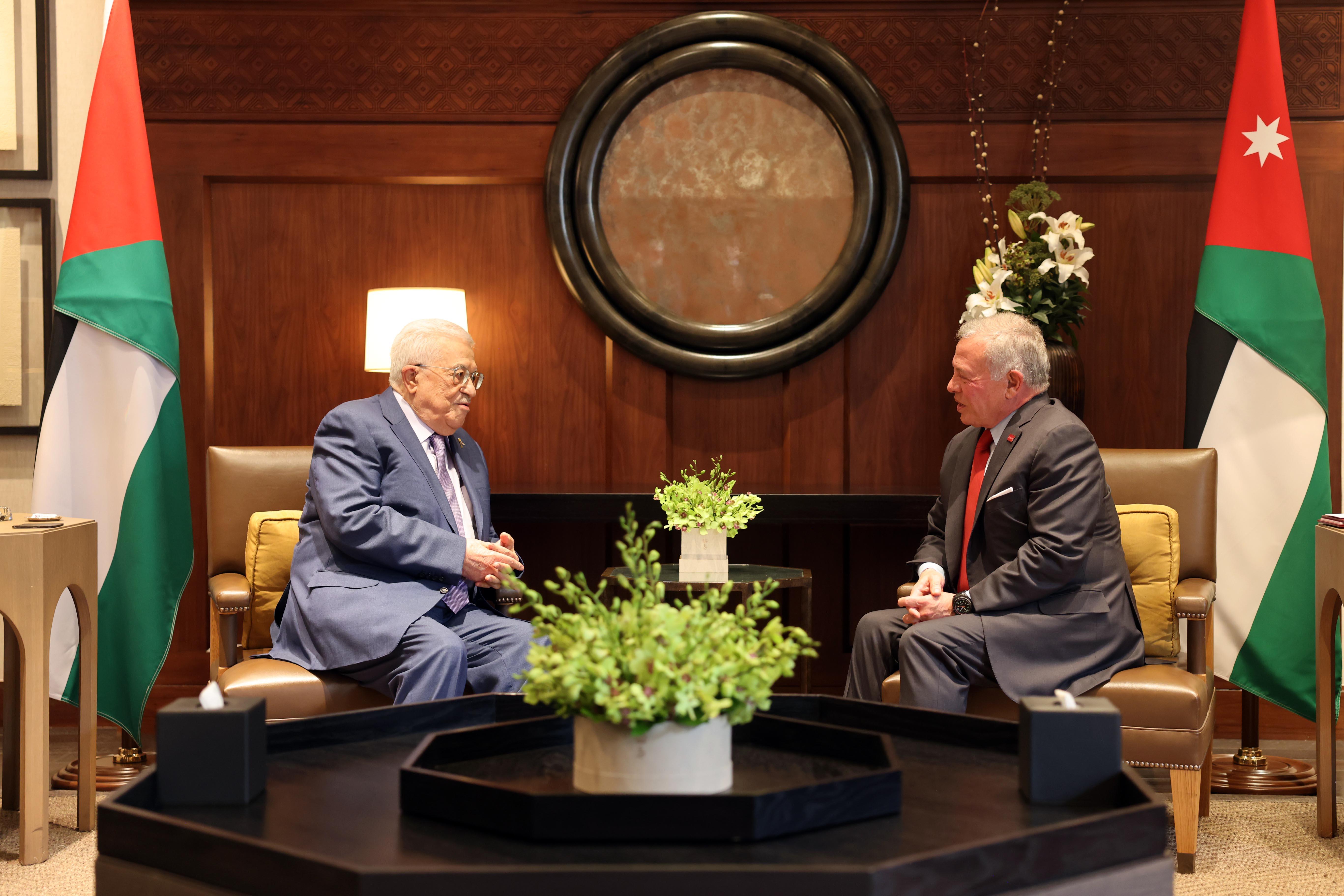 عباس وعبد الله الثاني يدينان قرارات الاحتلال ويؤكدان رفض الضمّ والاستيطان والمسّ بالخليل