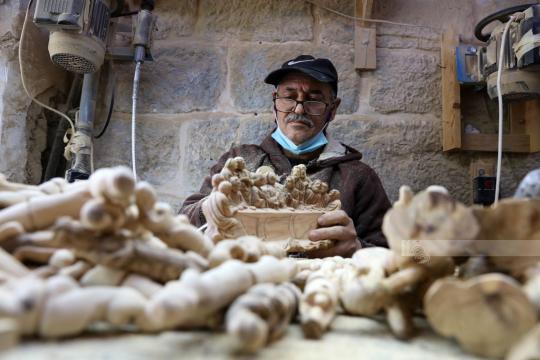 إدراج الحفر على خشب الزيتون والزجاج الخليلي على قائمة الإيسيسكو للتراث الإسلامي