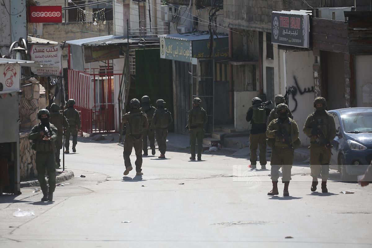 الهلال الأحمر الفلسطيني ينقل المصابين إلى المستشفى وسط استمرار الاقتحامات والمداهمات العسكرية