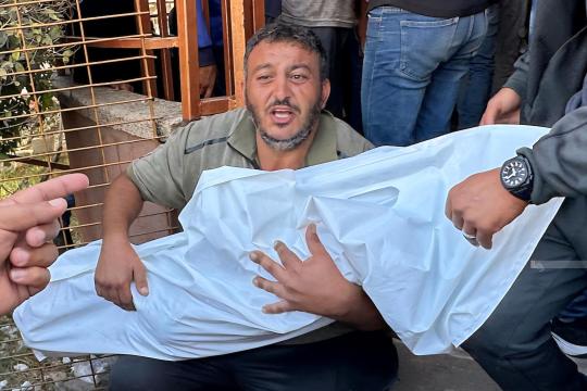 استشهاد طفل بانفجار مخلفات الاحتلال الإسرائيلي في خان يونس