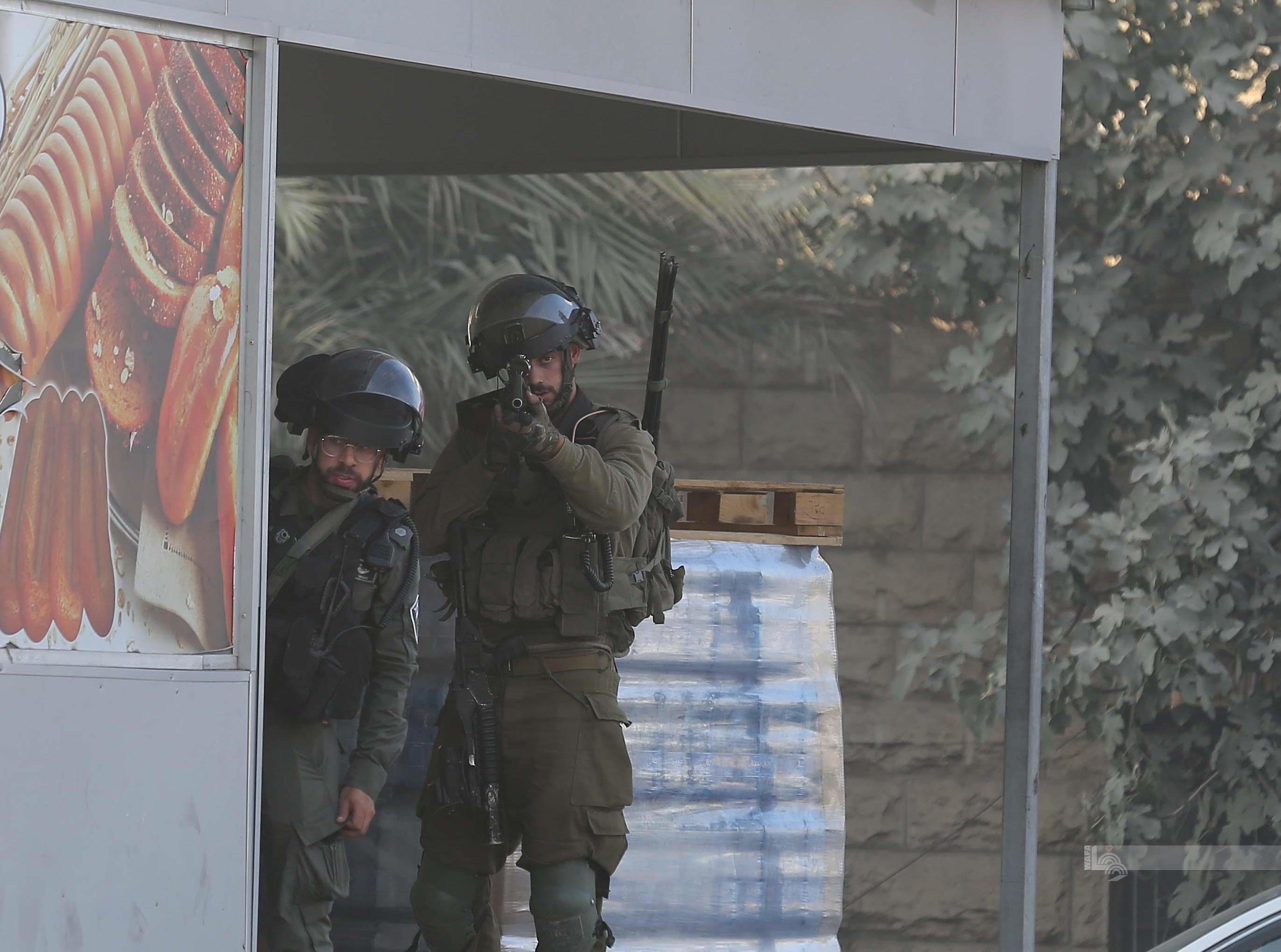 شاب (36 عامًا) من بيت أولا ينقل إلى مستشفى الهلال الأحمر بعد إصابته بالرصاص في ساقه