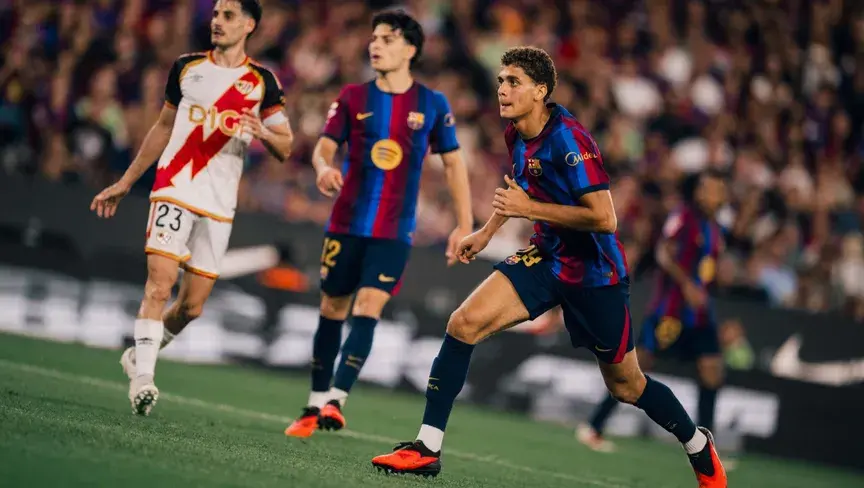 برشلونة يستعد لتجديد عقد حمزة عبد الكريم ورفع الشرط الجزائي إلى 150 مليون يورو