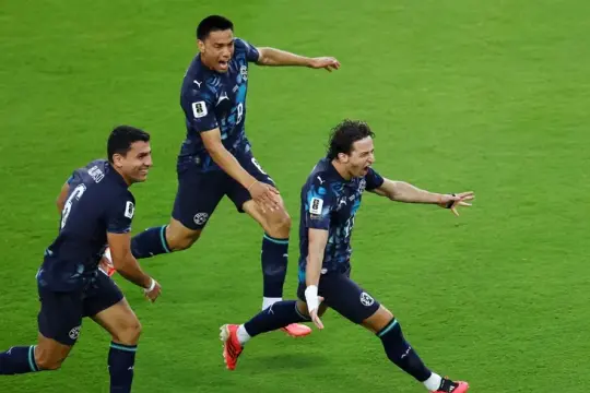 تركيا تودّع كأس العالم بعد خسارة مفاجئة أمام باراغواي بعشرة لاعبين