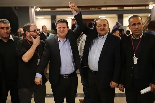 قناة عبرية: السلطة الفلسطينية ضغطت لتوحيد الأحزاب العربية وإسقاط نتنياهو