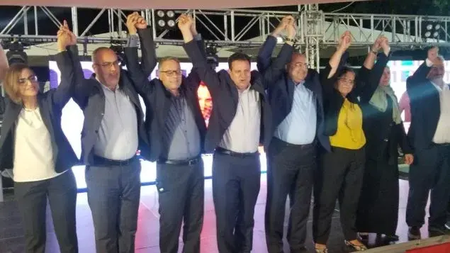 نتائج استطلاع القناة 13 تشير إلى تصدر حزب غادي آيزنكوت المشهد الانتخابي، مع ارتفاع محتمل لتمثيل القوائم العربية في حال توحيد الصفوف وإجراء تحالفات جديدة.