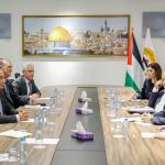 حسين الشيخ يبحث مع ملادينوف تنفيذ المرحلة الثانية من خطة ترامب بشأن غزة