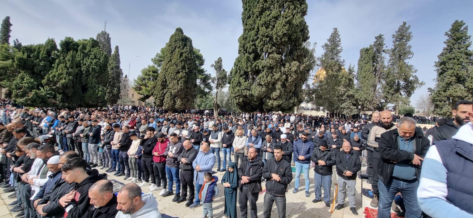 تشديد أمني على أبواب الأقصى ومنع آلاف الفلسطينيين من الوصول إلى القدس