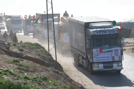 وصول حمولة سفينة صقر الإنسانية إلى قطاع غزة لدعم وإسناد السكان