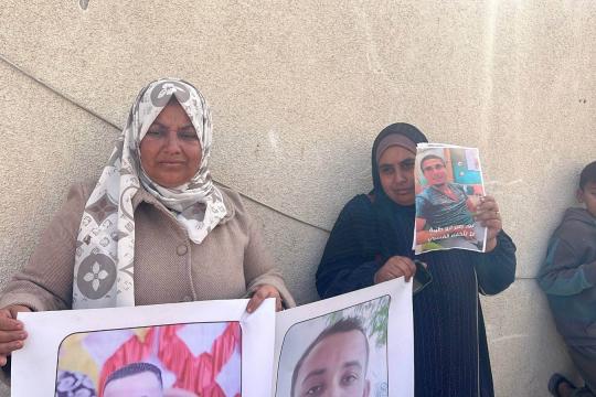 فلسطينيون يتظاهرون في غزة دعماً للأسرى وسط تدهور أوضاعهم في السجون الإسرائيلية