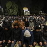 35 ألف مصلٍ يؤدون صلاة التراويح في المسجد الأقصى رغم قيود الاحتلال
