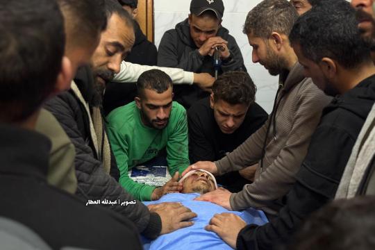 شهداء وجرحى في بيت لاهيا وخان يونس جراء إطلاق نار وقصف إسرائيلي