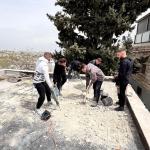 الاحتلال يجبر مقدسيا على هدم جزء من منزله ذاتيا في بلدة صور باهر