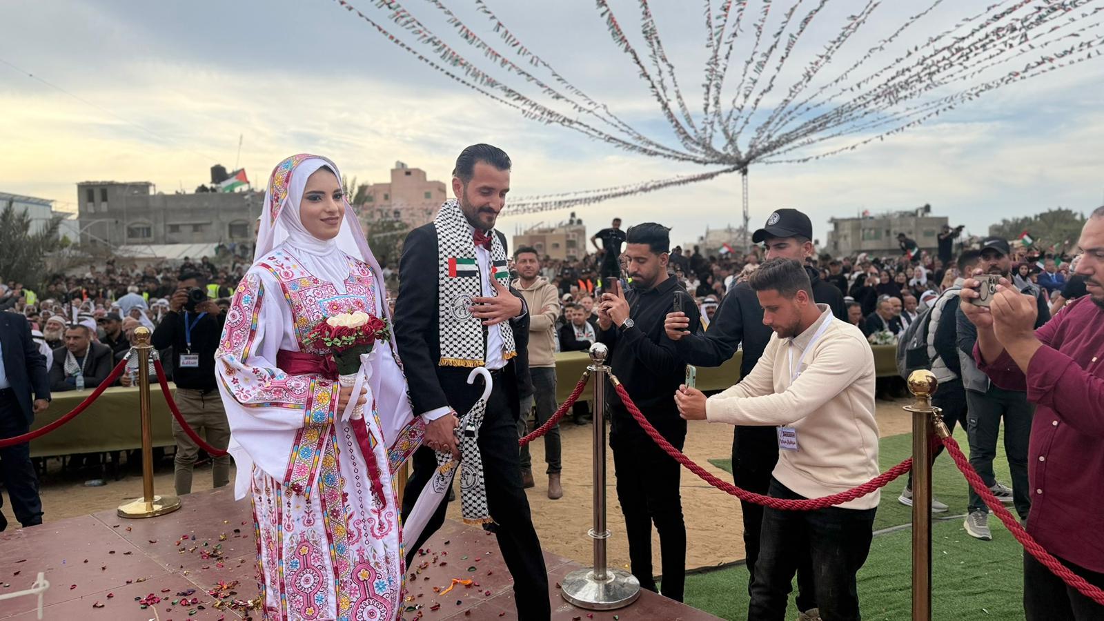 “ثوب الفرح 2” يجسد إرادة الحياة في القطاع وسط ظروف إنسانية صعبة