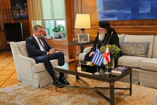 البطريرك ثيوفيلوس الثالث يختتم زيارته إلى أثينا بدعوة لحماية مسيحيي الأرض المقدسة ومقدساتها