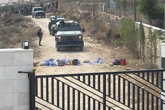 الاحتلال يعرقل وصول متضامنين إلى 3 منازل يحاصرها المستوطنون في نابلس
