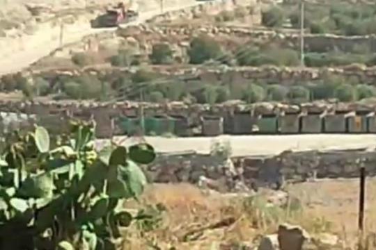 الاحتلال ينقل كرفانات إلى بؤرة استيطانية جديدة غرب الخليل
