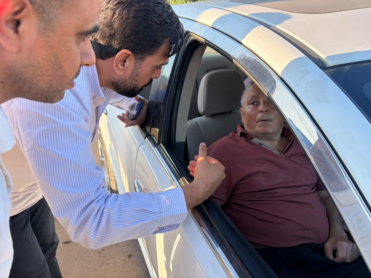 وفد القيادة يتابع إجراءات خروجه من المستشفى وينقل له تحيات قيادة التيار وتمنياتها بالشفاء