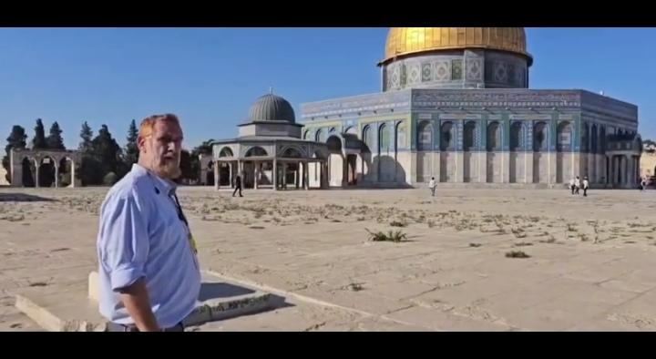 عشرات المستوطنين اقتحموا المسجد على مجموعات وأدوا طقوسًا تلمودية في باحاته
