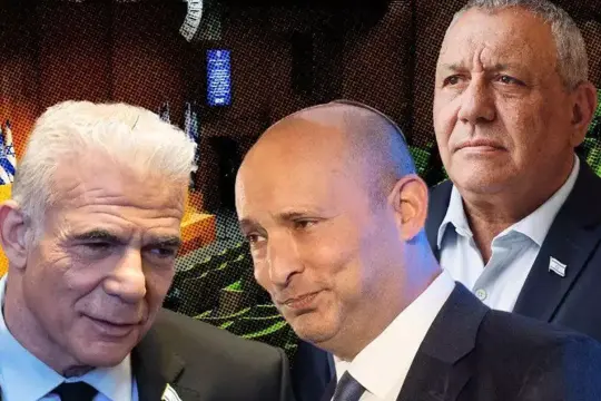 تحركات داخل "يش عتيد" لتوحيد المعارضة الإسرائيلية بقيادة غادي آيزنكوت وسط تصاعد الخلافات بين بينيت ولابيد