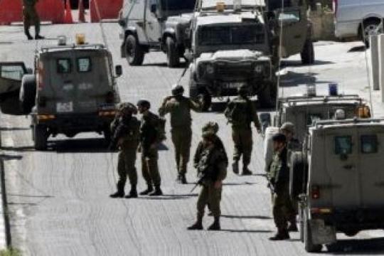 الاحتلال يفرض حظر التجوال على مخماس ويشدد إجراءاته العسكرية في سلوان بالقدس