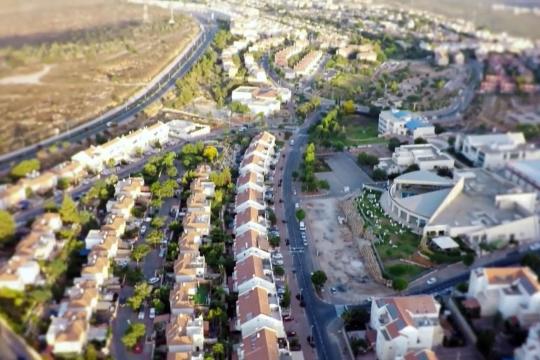 البيدر: بناء السياج الاستيطاني حول تجمعات فصايل يهدد بعزلها عن محيطها الفلسطيني