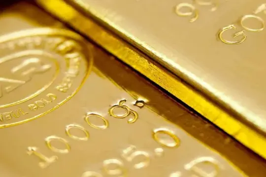 الذهب يستقر قرب 4350 دولاراً وسط ترقب قرار الفيدرالي