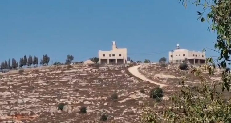 حصار استمر أكثر من ثلاثة أشهر واعتداءات متواصلة انتهت بتهجير عائلة الطوباسي من منزلها في بلدة جالود