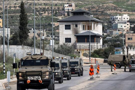 تصاعد انتهاكات الاحتلال والمستوطنين في الضفة الغربية مساء اليوم