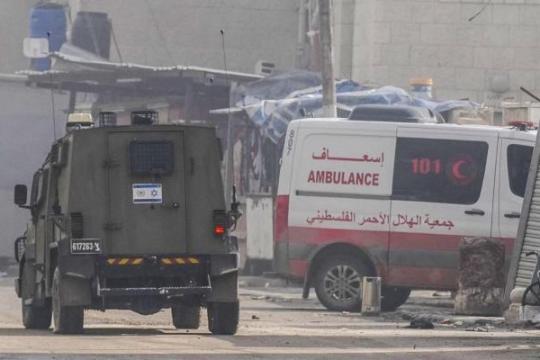 شهيدان واعتقالات واقتحامات واعتداءات للمستوطنين في الضفة وغزة