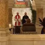 نتنياهو يتراجع عن منع بطريرك القدس للاتين من إحياء أحد الشعانين