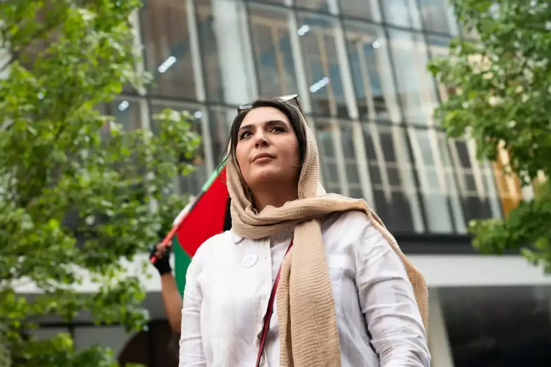 السلطات الفيدرالية تعتقل عضو جماعة إرهابية مؤيدة لإسرائيل بعد اكتشافه يحضر هجومًا على نردين الكسواني