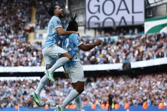 مانشستر سيتي يهزم سندرلاند 5-3 وينفرد بصدارة الدوري الإنجليزي